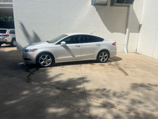 Used 2016 Ford Fusion SE image 1