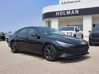 Used 2021 Hyundai Elantra SEL image 1