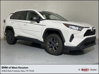 Used 2022 Toyota RAV4 LE image 1