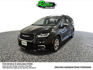 Used 2023 Chrysler Pacifica Limited image 1
