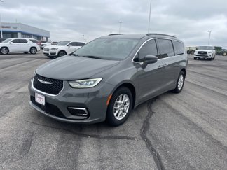 Used 2022 Chrysler Pacifica Touring-L image 1