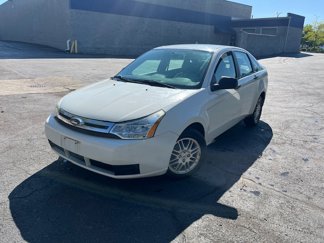 Used 2010 Ford Focus SE image 1