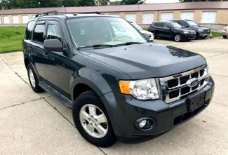 Used 2009 Ford Escape XLT image 1