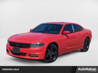 Used 2015 Dodge Charger SXT image 1