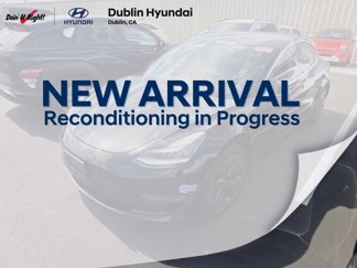 Used 2019 Tesla Model 3 Standard Range image 1