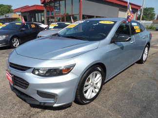 Used 2017 Chevrolet Malibu LT image 1