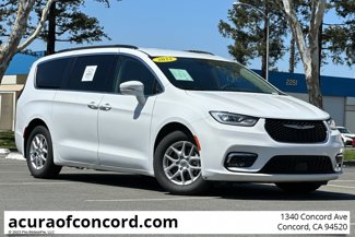 Used 2022 Chrysler Pacifica Touring-L image 1