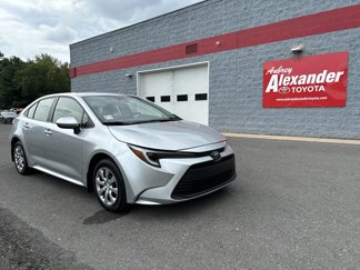 Used 2024 Toyota Corolla LE image 1