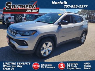Used 2022 Jeep Compass Latitude image 1