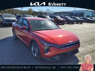 New 2025 Kia K4 LXS image 1