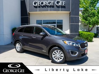 Used 2017 Kia Sorento LX image 1
