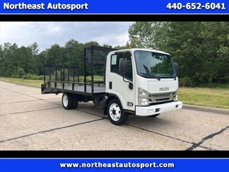 Used 2018 Isuzu NPR image 1