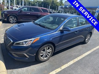 Used 2016 Hyundai Sonata SE image 1