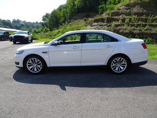 Used 2018 Ford Taurus Limited image 1