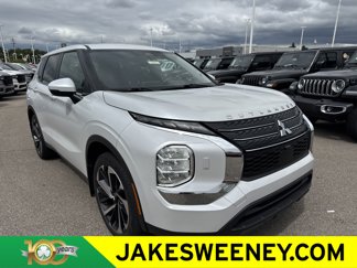 Used 2022 Mitsubishi Outlander ES image 1