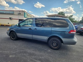 Used 2001 Toyota Sienna CE image 1