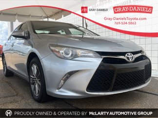Used 2017 Toyota Camry SE image 1