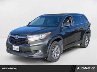 Used 2015 Toyota Highlander XLE image 1