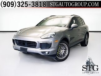 Used 2015 Porsche Cayenne S image 1
