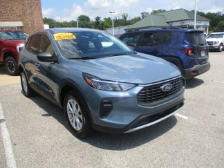 Used 2023 Ford Escape Active image 1