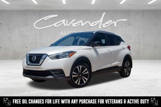 Used 2018 Nissan Kicks SV image 1