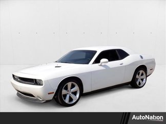 Used 2013 Dodge Challenger SXT image 1