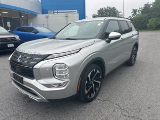 Used 2022 Mitsubishi Outlander SE image 1