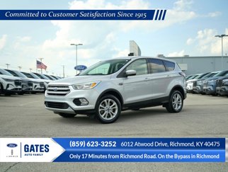 Used 2017 Ford Escape SE image 1