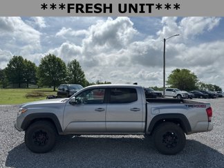 Used 2017 Toyota Tacoma TRD Off-Road w/ Premium & Technology Package image 1