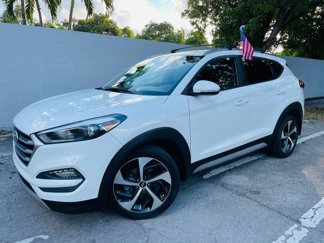Used 2017 Hyundai Tucson Sport image 1