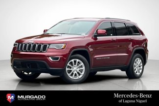 Used 2021 Jeep Grand Cherokee Laredo image 1