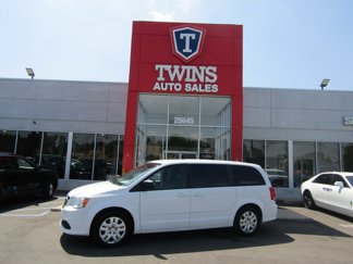 Used 2017 Dodge Grand Caravan SE w/ UConnect Hands-Free Group image 1