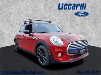 Used 2015 MINI Cooper 4-Door Hardtop image 1