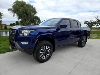 Used 2022 Nissan Frontier SV image 1