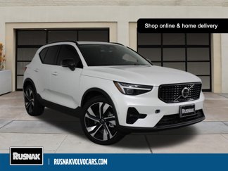 Used 2025 Volvo XC40 B5 Ultra w/ Climate Package image 1