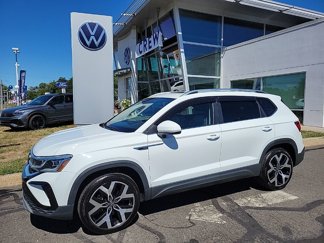 Certified 2022 Volkswagen Taos SEL image 1
