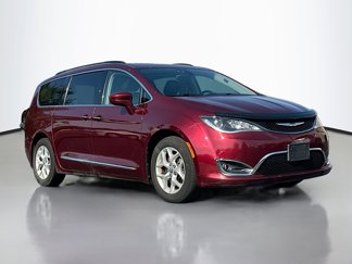 Used 2017 Chrysler Pacifica Touring-L w/ Tire & Wheel Group image 1
