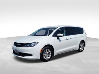 Used 2023 Chrysler Voyager LX image 1