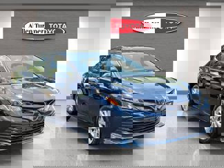 Used 2020 Toyota Camry LE image 1