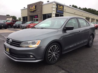 Used 2016 Volkswagen Jetta Sport image 1