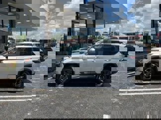 Used 2024 Nissan Rogue SV image 1