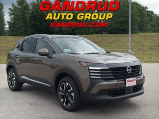 New 2025 Nissan Kicks SV image 1