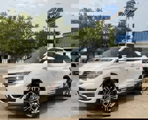 Used 2017 Lincoln MKX Reserve image 1