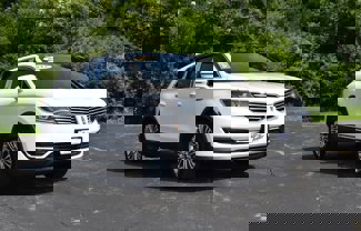 Used 2017 Lincoln MKX Reserve w/ Lincoln MKX Climate Package image 1