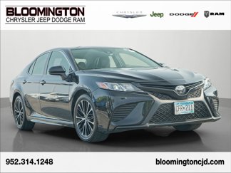 Used 2019 Toyota Camry SE image 1