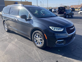 Used 2021 Chrysler Pacifica Touring-L image 1