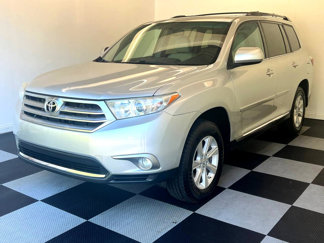 Used 2013 Toyota Highlander SE image 1