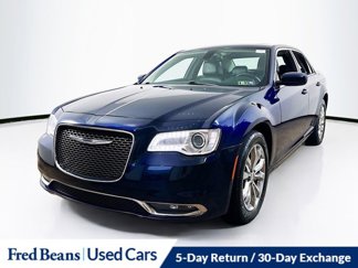 Used 2015 Chrysler 300 Limited w/ Driver Convenience Group video 3