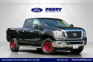 Used 2017 Nissan Titan SV image 1
