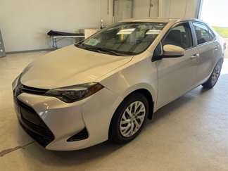 Used 2018 Toyota Corolla LE image 1